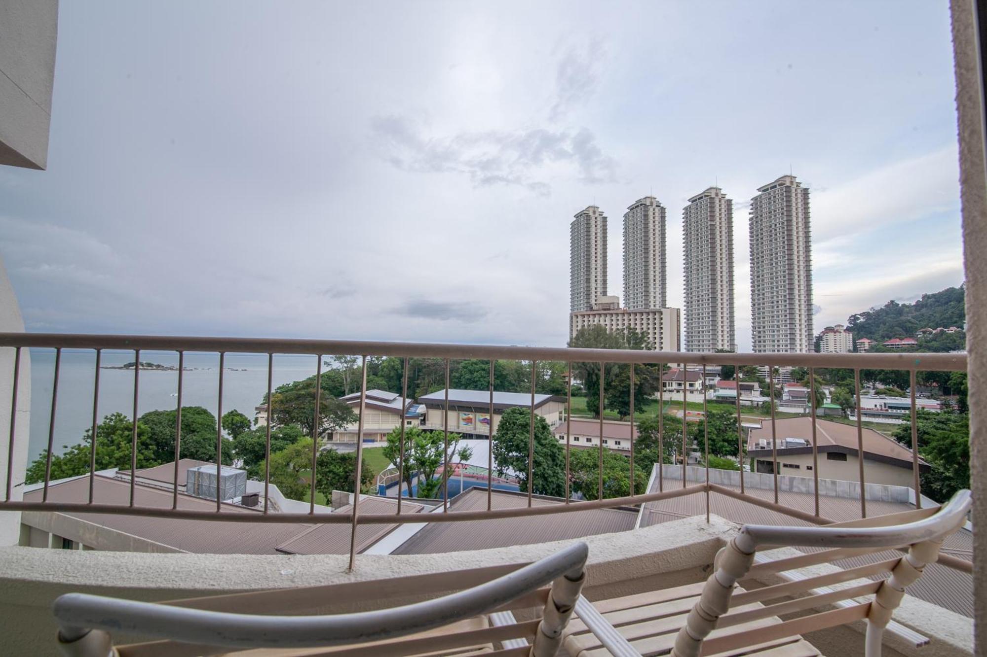 טנג'ונג בונגא Rainbow Paradise At Tanjung Bungah חדר תמונה