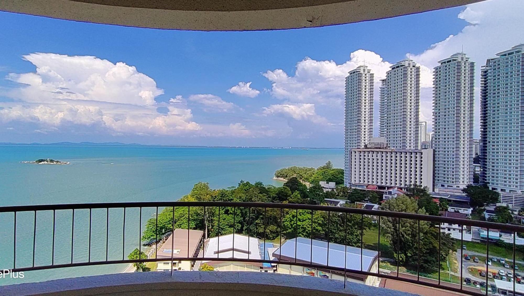 טנג'ונג בונגא Rainbow Paradise At Tanjung Bungah מראה חיצוני תמונה
