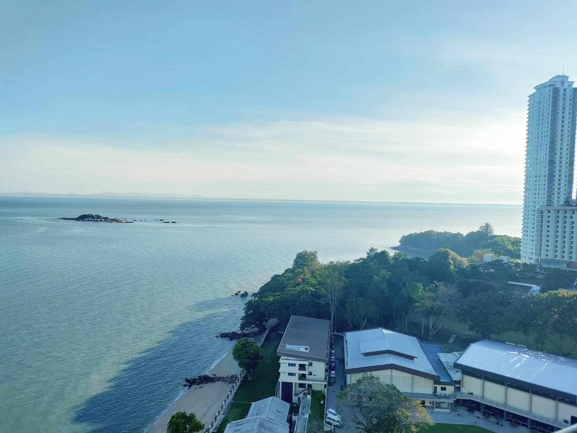 טנג'ונג בונגא Rainbow Paradise At Tanjung Bungah מראה חיצוני תמונה